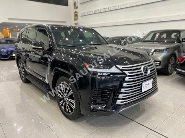 2023 لكزس إل إكس 600