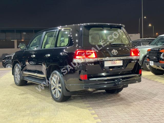 2018 Toyota Land Cruiser VXR