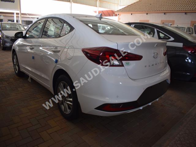 2019 هيونداي النترا