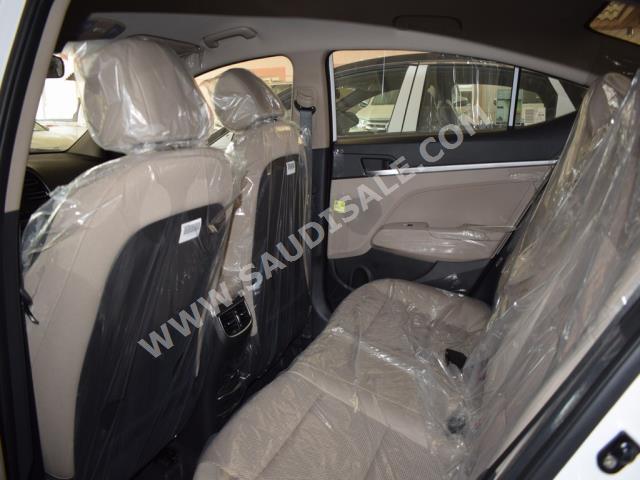 2019 هيونداي النترا