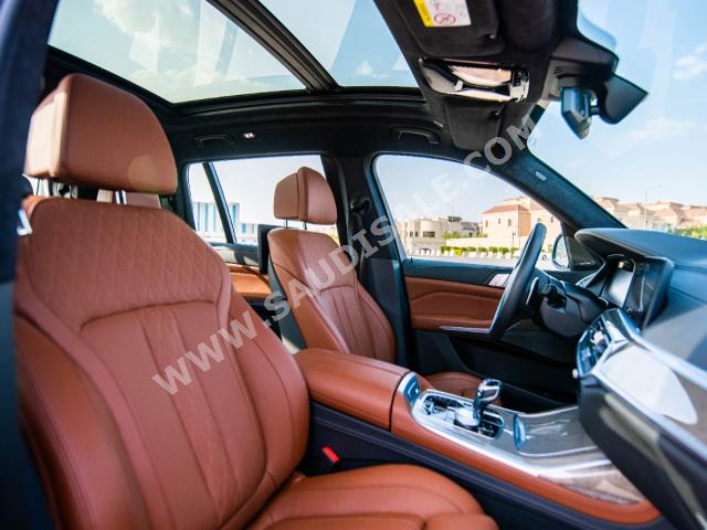 2020 BMW X Series 7