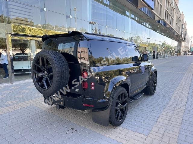 2022 لاند روفر ديفيندر