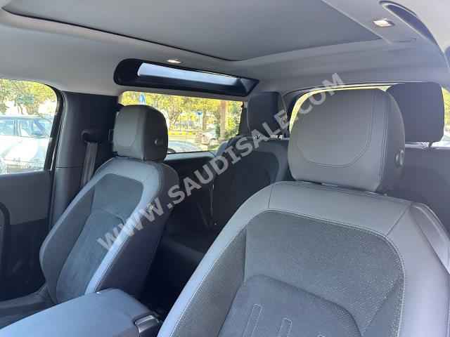 2022 لاند روفر ديفيندر