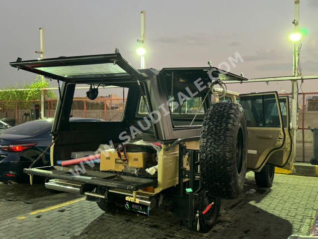 2016 تويوتا لاند كروزر شاص غمارتين