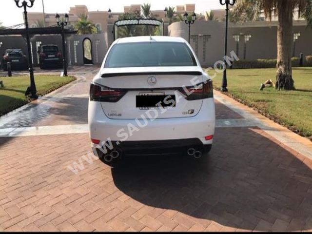 2017 Lexus GS F