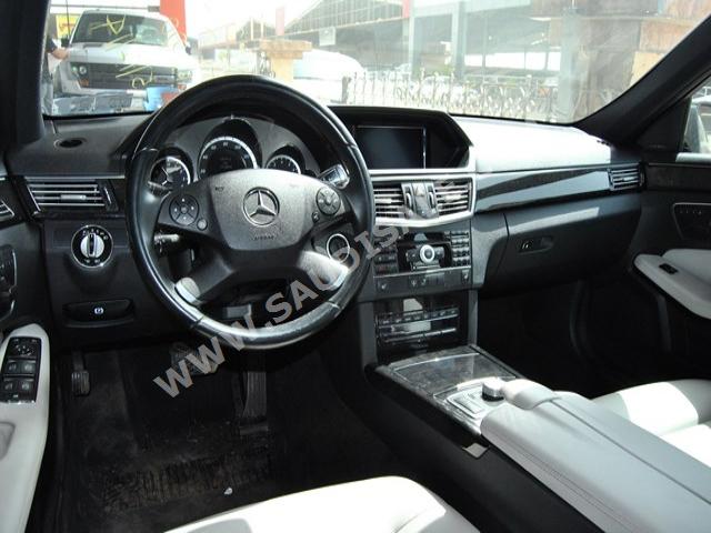 2010 Mercedes-Benz E 300