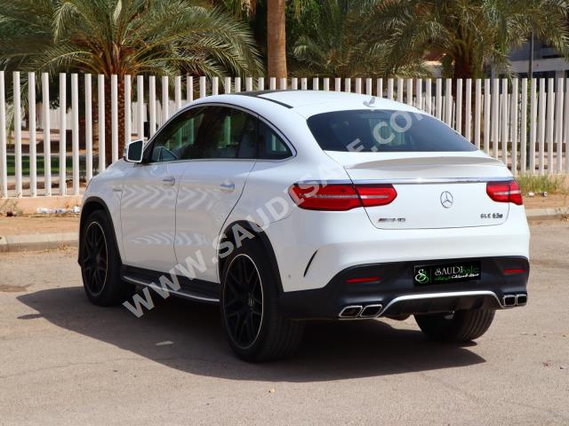 2016 مرسيدس - بنز جي إل إي 63إس أي إم جي