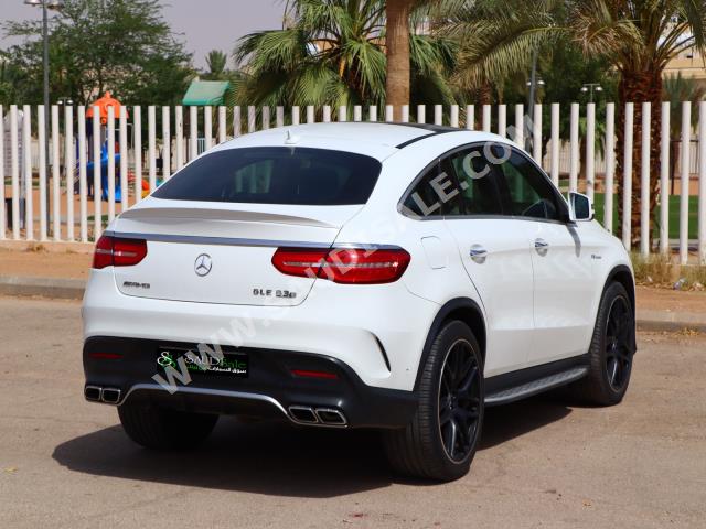 2016 مرسيدس - بنز جي إل إي 63إس أي إم جي