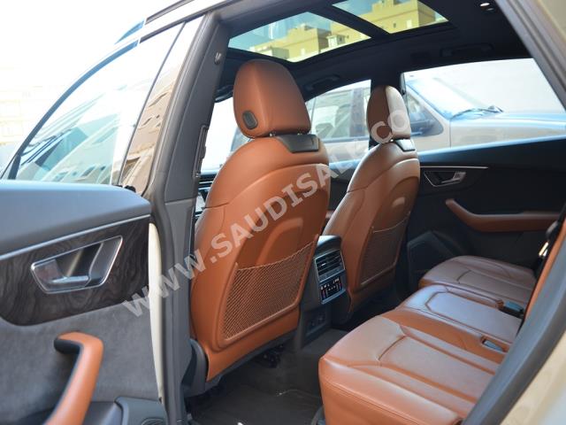 2021 اودي كيو 8 كواترو 55 تي اف اس اي