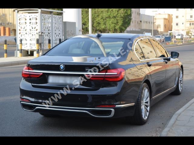 2016 بي ام دبليو الفئة السابعة 730 إل أي