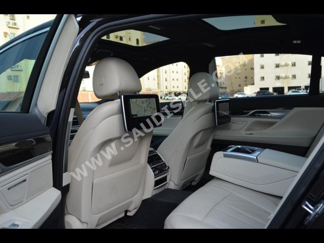 2016 بي ام دبليو الفئة السابعة 730 إل أي