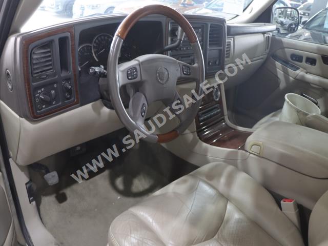 2003 كاديلاك اسكاليد