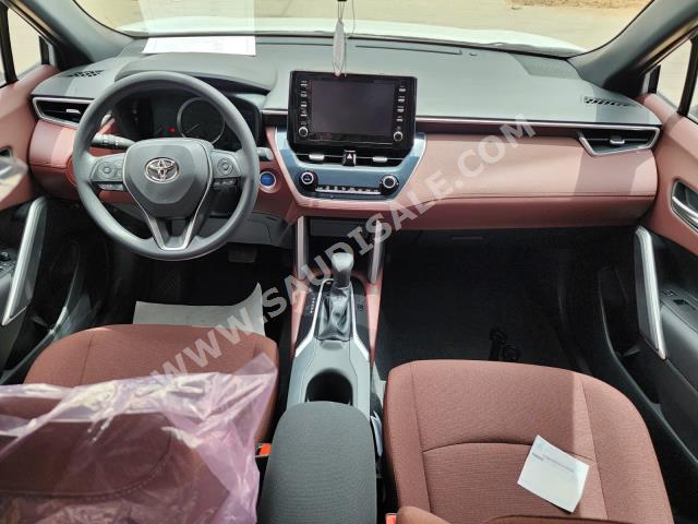 2024 تويوتا كورولا كروس