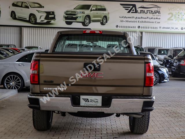 2015 جي ام سي سييرا