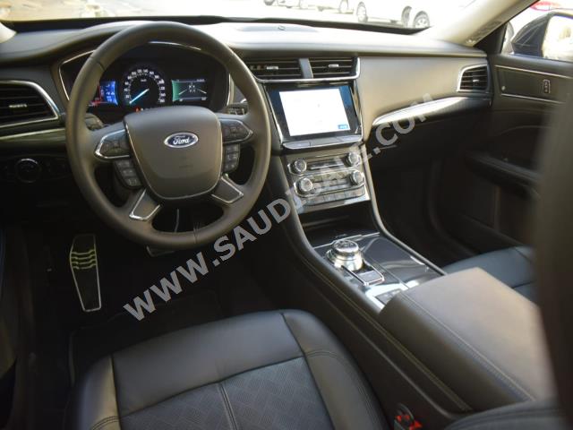 2020 Ford Taurus Titanium