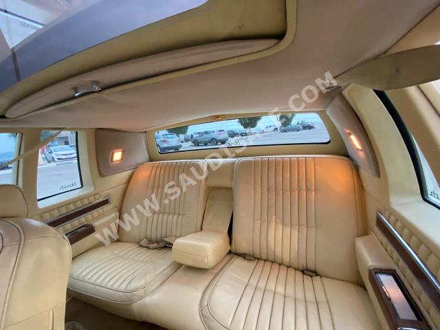 1984 كاديلاك فلييت ود