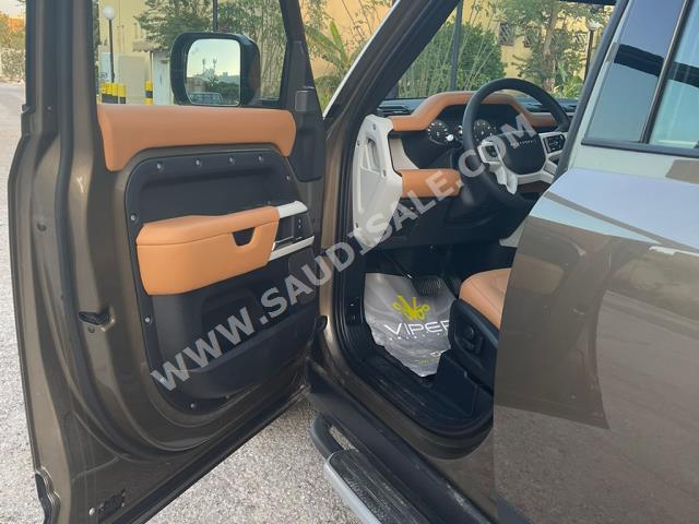 2023 لاند روفر ديفيندر اس اي