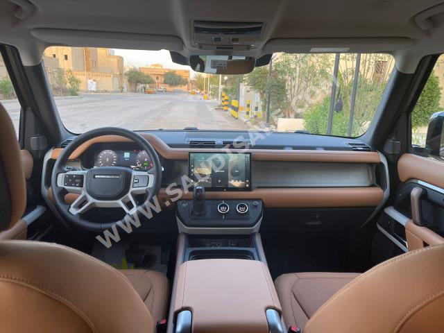 2023 لاند روفر ديفيندر اس اي