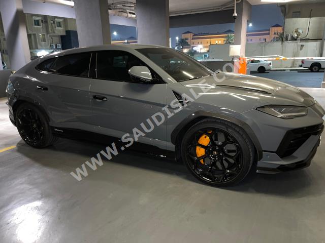 2023 لمبرجيني اوروس بيرفورمانتي