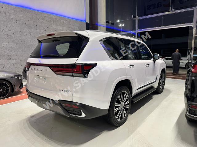 2023 لكزس إل إكس 600