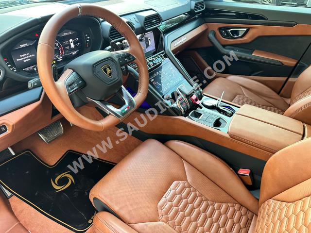 2022 لمبرجيني اوروس