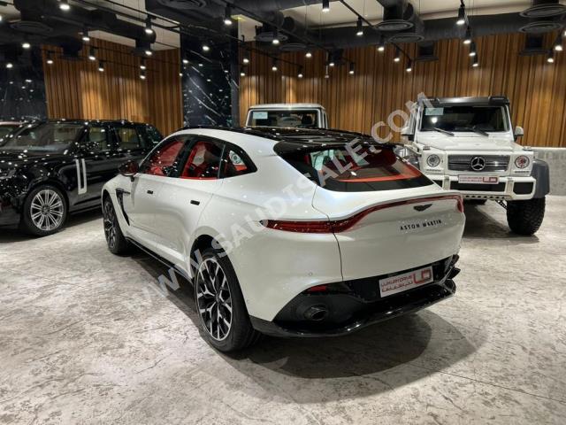 2021 استون مارتن دي بي اكس