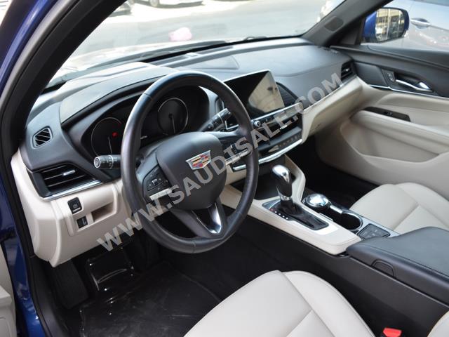 2021 كاديلاك سي تي 4