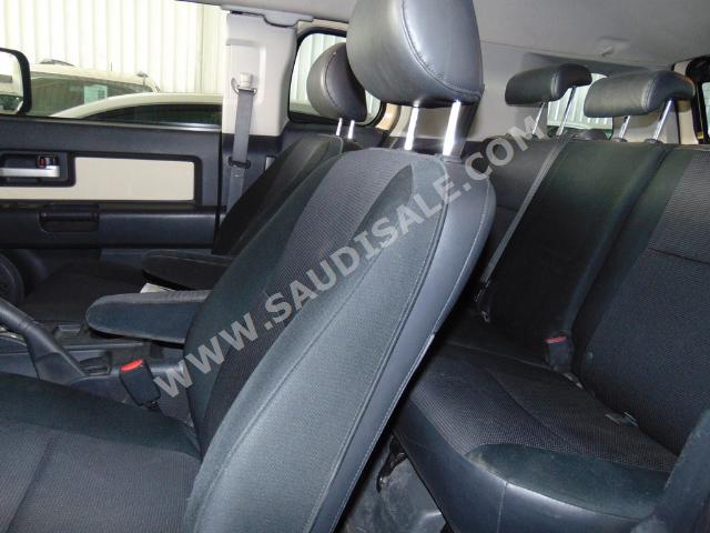 2008 تويوتا اف جي كروزر 1