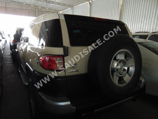 2008 تويوتا اف جي كروزر 1