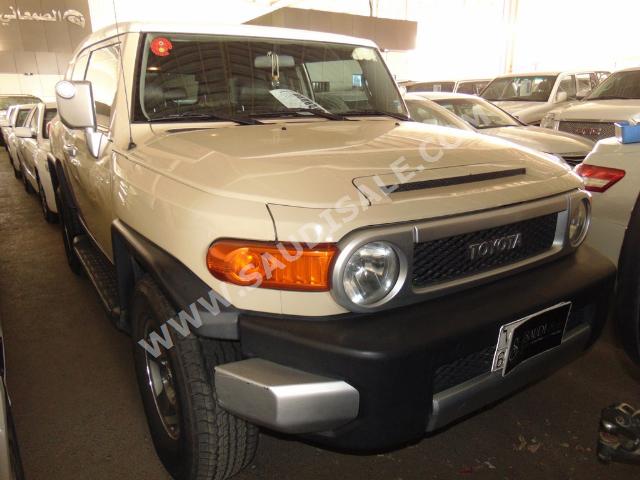 2008 تويوتا اف جي كروزر 1