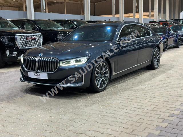 2020 بي ام دبليو الفئة السابعة 730 إل أي