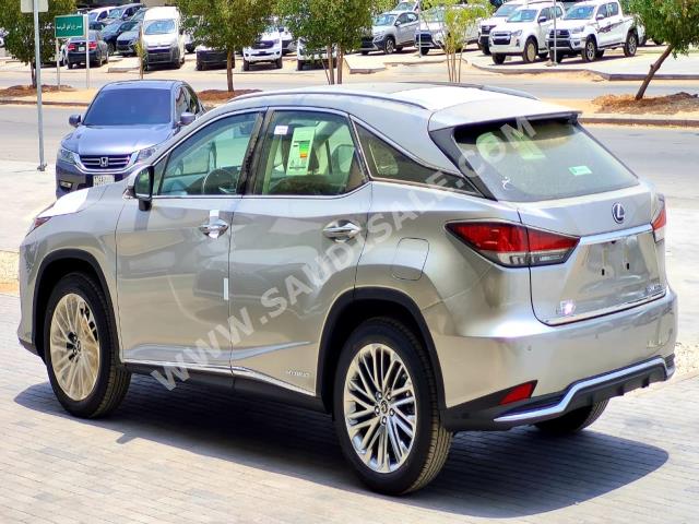 2022 لكزس أر إكس 450إتش