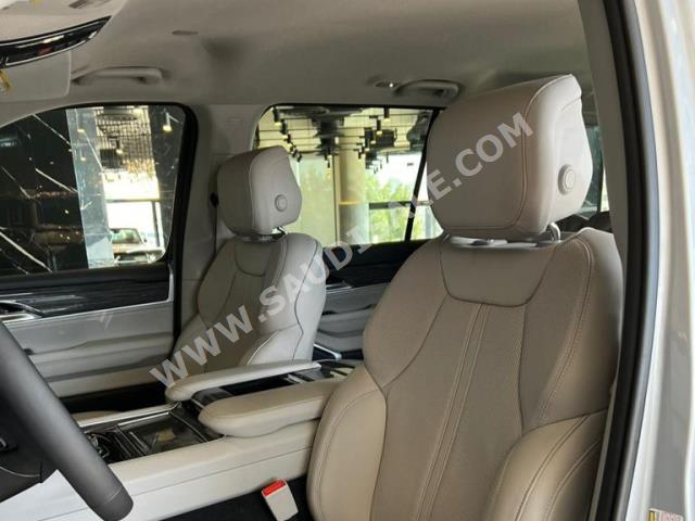 2022 جييب جراند شيروكي