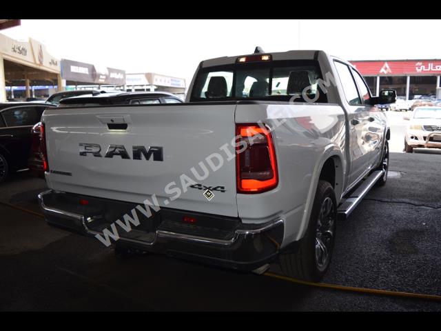 2022 دودج رام