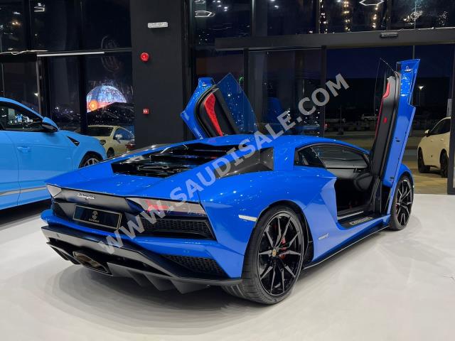 2018 لمبرجيني افنتادور اس