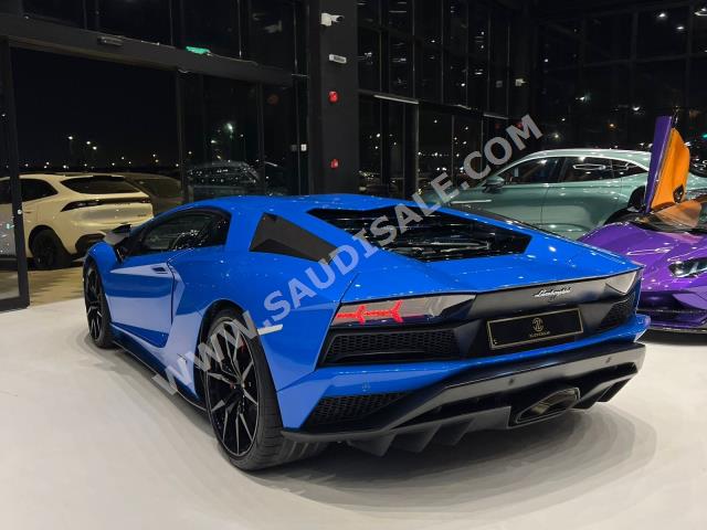 2018 لمبرجيني افنتادور اس