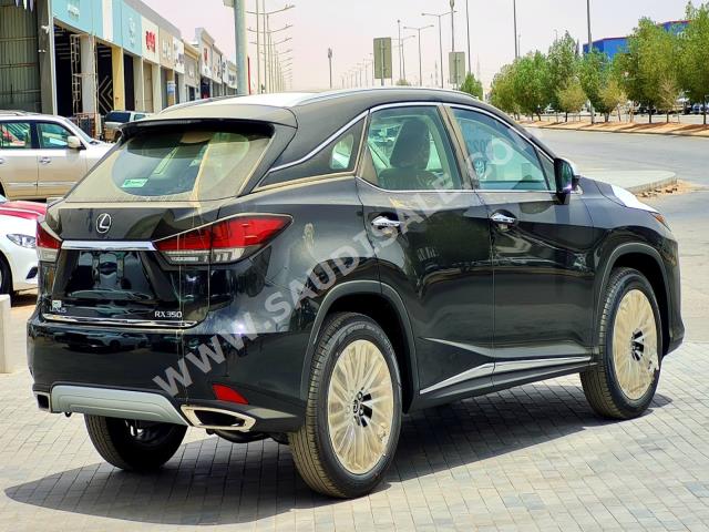 2022 لكزس أر إكس 350