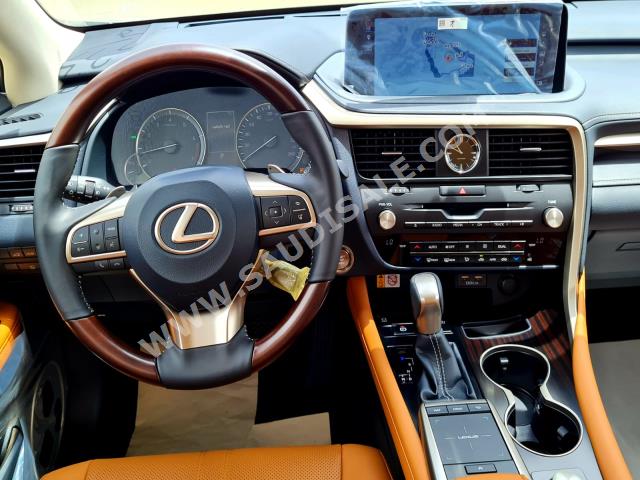 2022 لكزس أر إكس 350