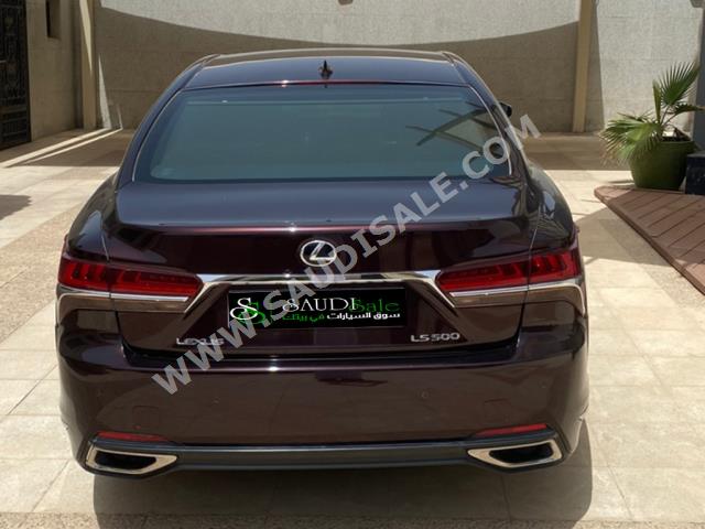 2018 لكزس إل إس 350