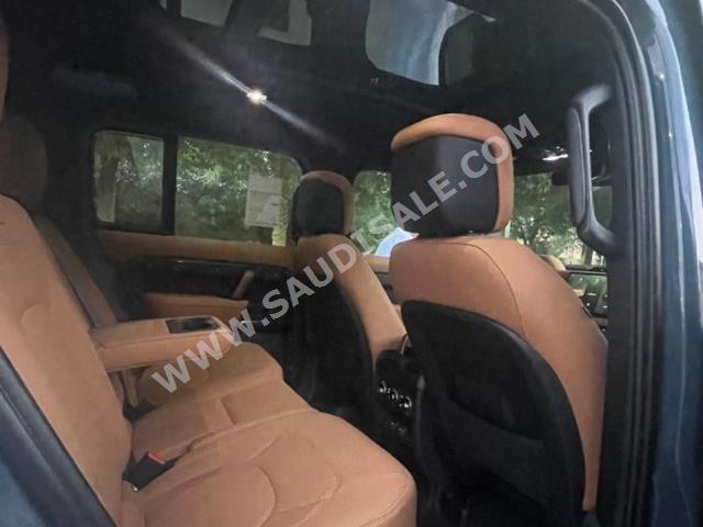 2023 لاند روفر ديفيندر