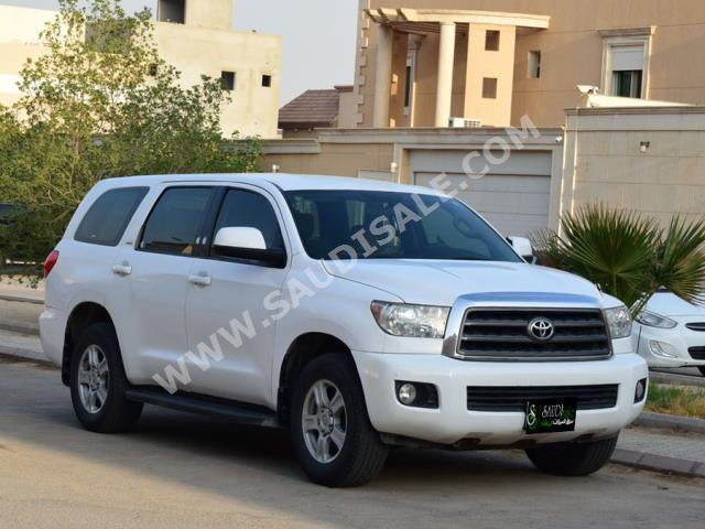 2011 تويوتا سكويا