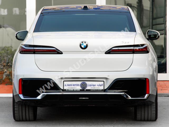 2023 بي ام دبليو الفئة السابعة 735أي