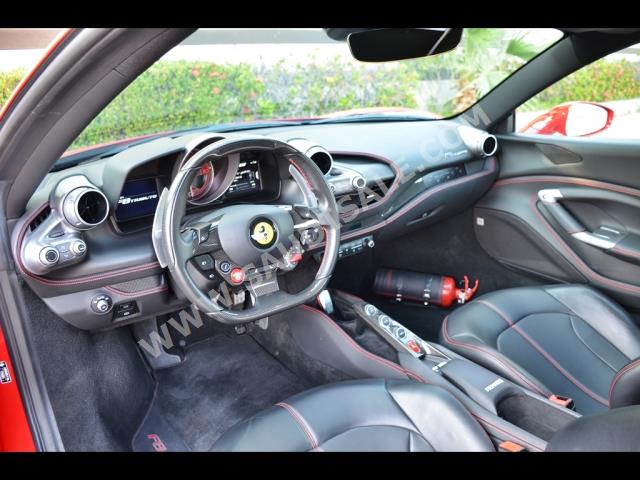 2020 فيراري اف 8