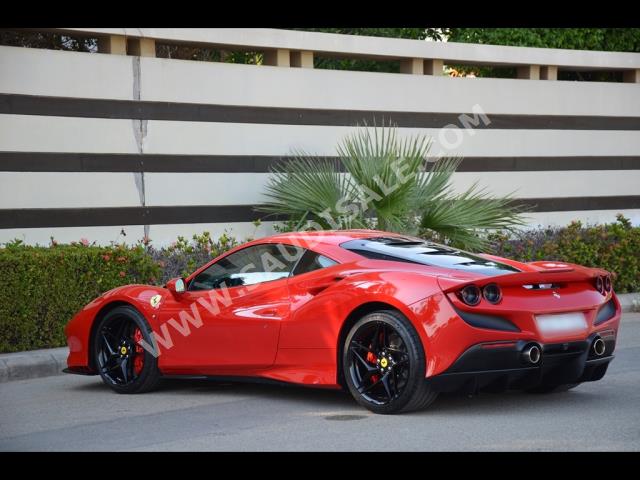 2020 فيراري اف 8