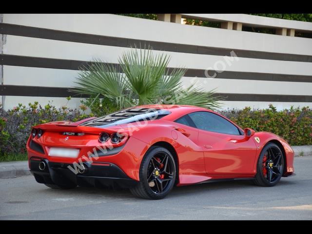 2020 فيراري اف 8