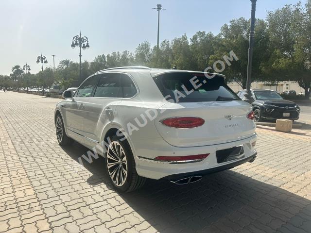 2021 بنتلي بنتايجا