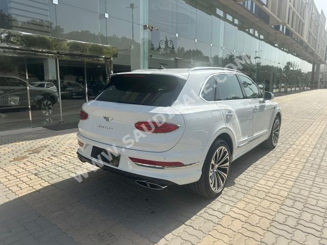 2021 بنتلي بنتايجا