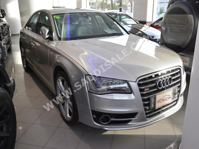 2013 اودي اس 8