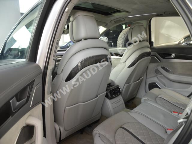 2013 اودي اس 8