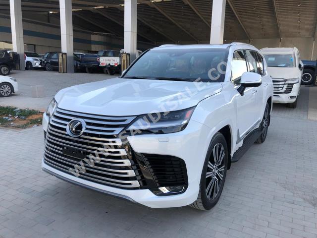 2023 لكزس إل إكس 600